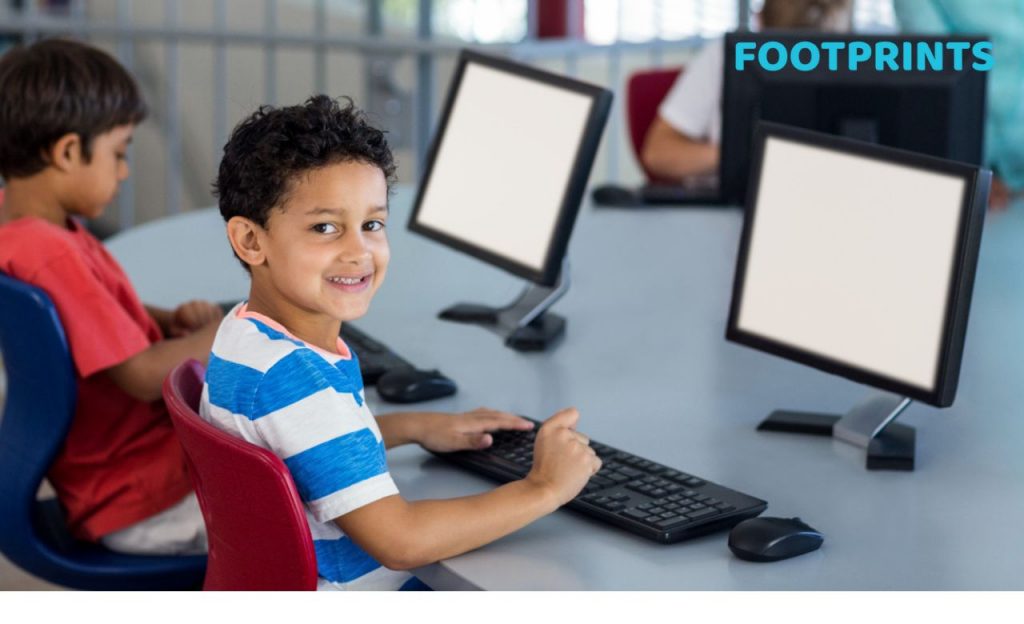 Child using computer i a Lab